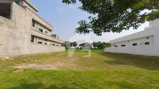 20 MARLA PLOT FOR SALE BLOCK B UET HOUSING SOCIETY COLLEGE ROAD LAHORE