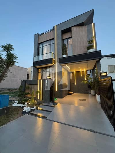100% Original Ad - 5 Marla Brand New Architectural Masterpiece House For Sale