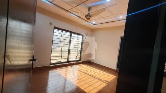 20 Marla Beautiful New House Available For Sale 20 Marla Beautiful New House Available For Sale