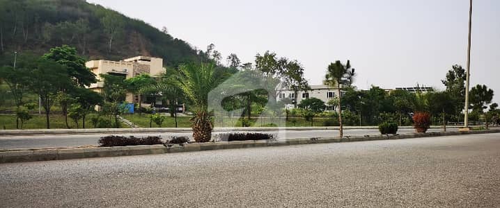 ڈی ایچ اے فیز 3 ۔ بلاک بی ڈی ایچ اے ڈیفینس فیز 3,ڈی ایچ اے ڈیفینس,اسلام آباد میں 1 کنال رہائشی پلاٹ 7.0 کروڑ میں برائے فروخت۔