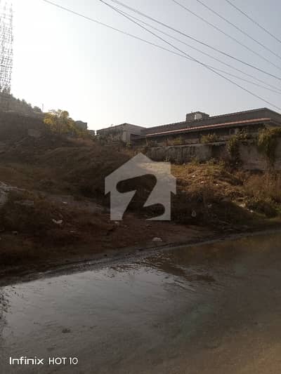 بنی گالہ اسلام آباد میں 2 کنال کمرشل پلاٹ 10.0 کروڑ میں برائے فروخت۔