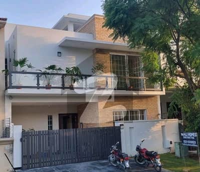 ڈی ۔ 12/4 ڈی ۔ 12,اسلام آباد میں 5 کمروں کا 8 مرلہ مکان 9.75 کروڑ میں برائے فروخت۔ ڈی ۔ 12/4 ڈی ۔ 12,اسلام آباد میں 5 کمروں کا 8 مرلہ مکان 9.75 کروڑ میں برائے فروخت۔