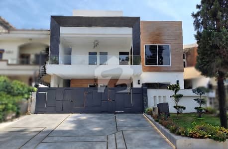 40x80 Designer House for Sale at Prime Location