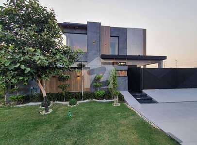 10 Marla Top Quality Build Luxurious Beautiful Modern Design Villa With Basement For Sale In DHA Lahore Phase 7 Prime Location