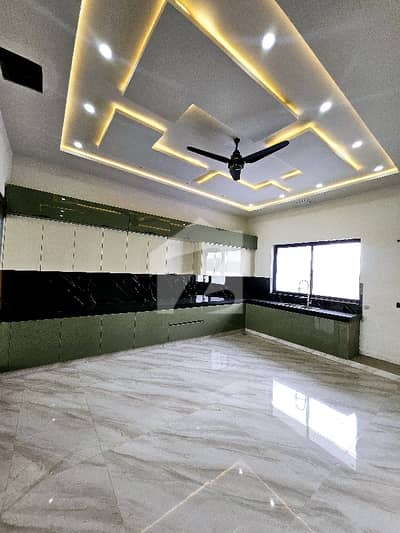 بیدیاں روڈ لاہور میں 3 کمروں کا 6 کنال فارم ہاؤس 12.0 کروڑ میں برائے فروخت۔