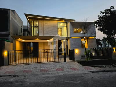 "Luxury Meets Comfort! Ready To Move 1 Kanal House DHA Phase II Book Your Visit Today!"