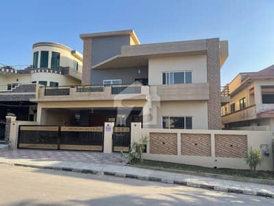 ڈی ایچ اے ڈیفینس فیز 2 ڈی ایچ اے ڈیفینس,اسلام آباد میں 6 کمروں کا 1 کنال مکان 13.5 کروڑ میں برائے فروخت۔ ڈی ایچ اے ڈیفینس فیز 2 ڈی ایچ اے ڈیفینس,اسلام آباد میں 6 کمروں کا 1 کنال مکان 13.5 کروڑ میں برائے فروخت۔