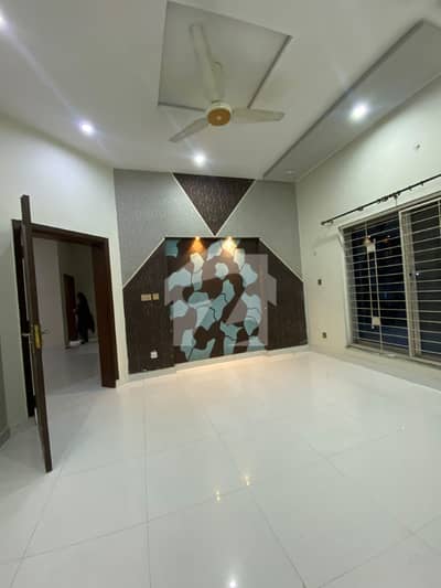 10 marla lower portion for rent available in