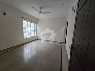 25 Marla Upper Portion Available For Rent