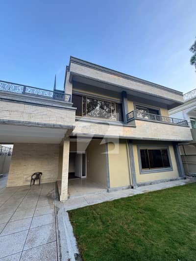 Elegant | Spacious House | 5BHK | With Beautiful Lawn | Perfect Address | F-8 | For Sale
