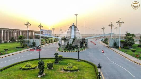 2 Kanal Ideal Location Corner Plot With Extra Land Available For Sale
