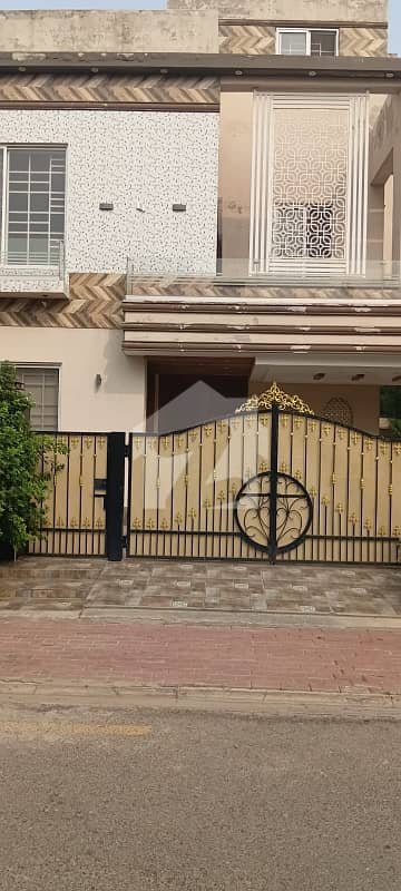 بحریہ ٹاؤن رفیع بلاک بحریہ ٹاؤن سیکٹر ای,بحریہ ٹاؤن,لاہور میں 5 کمروں کا 10 مرلہ مکان 5.5 کروڑ میں برائے فروخت۔ بحریہ ٹاؤن رفیع بلاک بحریہ ٹاؤن سیکٹر ای,بحریہ ٹاؤن,لاہور میں 5 کمروں کا 10 مرلہ مکان 5.5 کروڑ میں برائے فروخت۔
