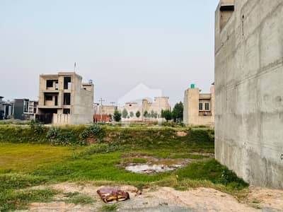 الرحمان فیز 2 - بلاک او الرحمان گارڈن فیز 2,الرحمان گارڈن,لاہور میں 5 مرلہ رہائشی پلاٹ 80.0 لاکھ میں برائے فروخت۔ الرحمان فیز 2 - بلاک او الرحمان گارڈن فیز 2,الرحمان گارڈن,لاہور میں 5 مرلہ رہائشی پلاٹ 80.0 لاکھ میں برائے فروخت۔