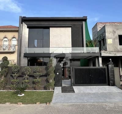 10 MARLA ULTRA MODERN EYE CATCHING HOUSE AVAILABLE FOR SALE IN DHA PHASE 6 AT TOP LOCATION NEAR TO DOLMEN MALL