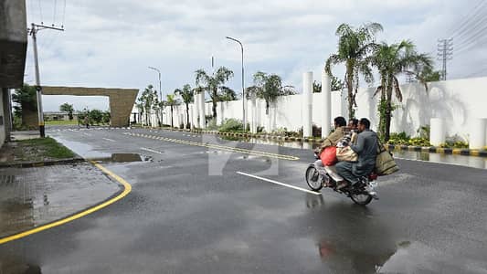 پائن پارک ملت روڈ,فیصل آباد میں 7 مرلہ رہائشی پلاٹ 78.0 لاکھ میں برائے فروخت۔
