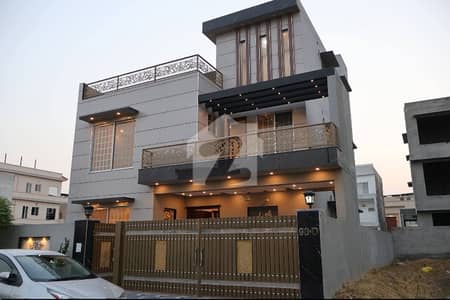 10 MARLA BRAND NEW ULTRA MODERN DESIGN HOUSE FOR SALE