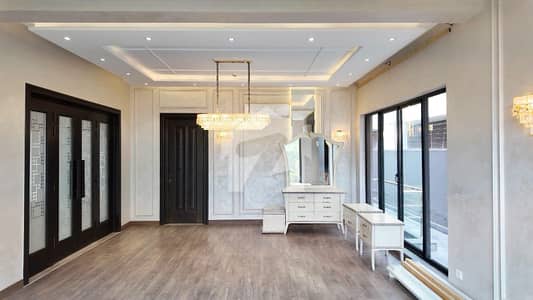 1 Kanal Siletly use Upper Portion Availble For Rent Hot Location In DHA