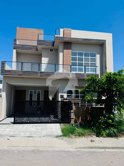 Prime Location  Near To Masjid Near To Giga Mall  Near To Famly F Park Near To J Mart Near To KFC  Near To Control Park