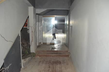 Clifton Block 5, 400 Yards Space Available For Commercial Use On Rent.