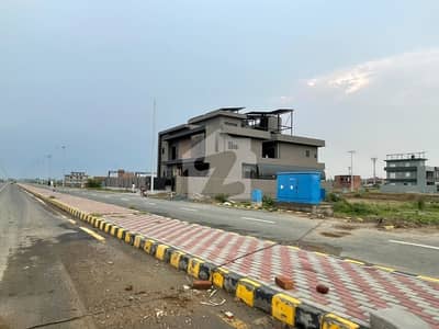 N BLOCK 5 MARLA PLOT AVAILABLE FACING PARK