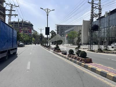 ایم ایم عالم روڈ گلبرگ,لاہور میں 1 کنال Studio دفتر 15.5 لاکھ میں کرایہ پر دستیاب ہے۔
