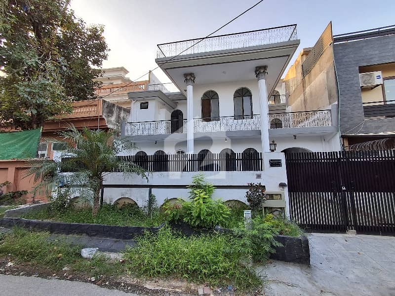 Sunface 10 Marla House For Sale In Sector G-10 Sunface 10 Marla House For Sale In Sector G-10