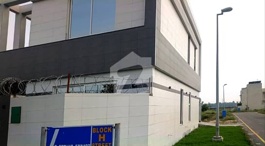 6 M Corner House'S With 3 Private Washrooms With Full Roof, Lawn And Car Parking. Contact