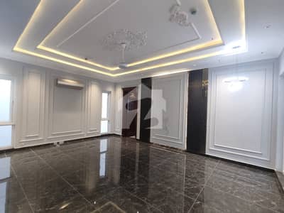 Elegant 1 Kanal Family Home In DHA Phase 6