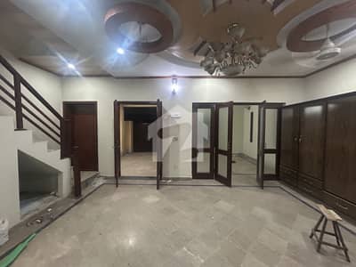 5 MARLA FULL HOUSE FOR RENT FOR OFFICE & FAMILY JOHAR TOWN PHACE 2