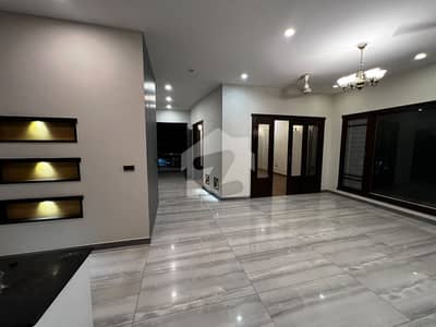 JUST LIKE BRAND NEW UPPER PORTION FOR RENT