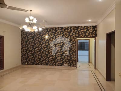 4 Bedrooms Bungalow Portion Upper Floor West Open For Rent DHA Phase 6