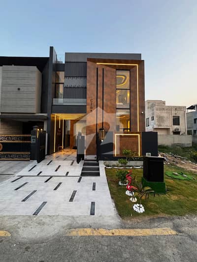 5 Marla Ultra Modern House for Sale in DHA 9 Town, Lahore Near To Dolman Mall