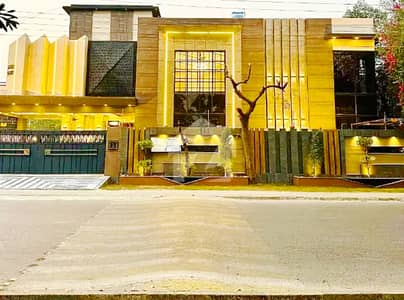 بحریہ ٹاؤن سیکٹر ای بحریہ ٹاؤن,لاہور میں 5 کمروں کا 10 مرلہ مکان 2.35 لاکھ میں کرایہ پر دستیاب ہے۔ بحریہ ٹاؤن سیکٹر ای بحریہ ٹاؤن,لاہور میں 5 کمروں کا 10 مرلہ مکان 2.35 لاکھ میں کرایہ پر دستیاب ہے۔