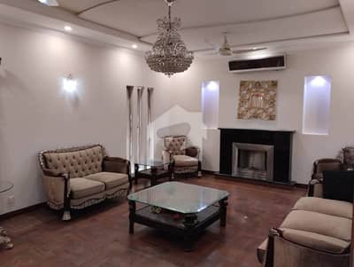 ڈی ایچ اے فیز 4 ڈی ایچ اے ڈیفینس,لاہور میں 5 کمروں کا 1 کنال مکان 7.25 کروڑ میں برائے فروخت۔