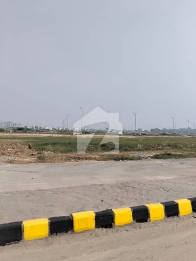 ڈی ایچ اے فیز9 پریزم ڈی ایچ اے ڈیفینس,لاہور میں 1 کنال رہائشی پلاٹ 4.0 کروڑ میں برائے فروخت۔