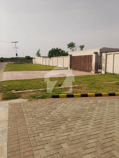 9 Kanal Farm House For Sale