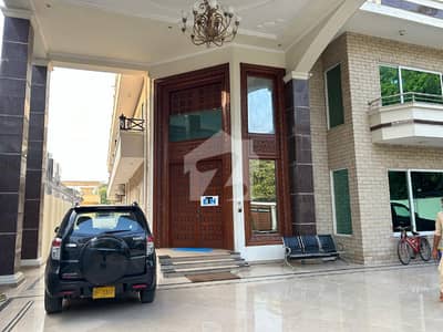 1000 Square Yards Luxury House | 9 Beds | Lift | Generator | 8-Car Parking