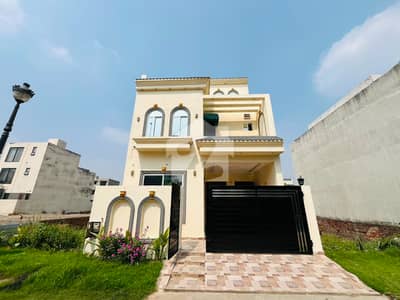 لیک سٹی رائیونڈ روڈ,لاہور میں 4 کمروں کا 5 مرلہ مکان 1.1 لاکھ میں کرایہ پر دستیاب ہے۔ لیک سٹی رائیونڈ روڈ,لاہور میں 4 کمروں کا 5 مرلہ مکان 1.1 لاکھ میں کرایہ پر دستیاب ہے۔