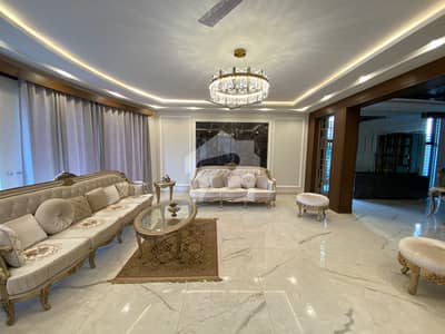 Modern Spacious House | 6BHK | Beautiful Lawn | VIP Location | F-7 | For Sale