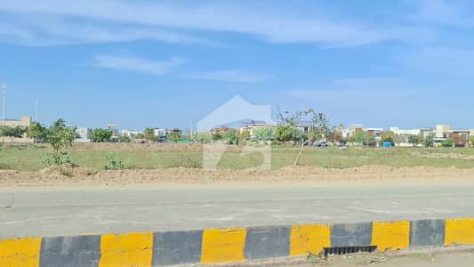 1 Kanal Prime Located Plot For Sale Near Park & Mosque