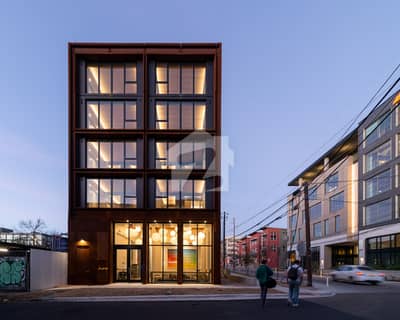 Prime Location 09 Marla Building For Sale