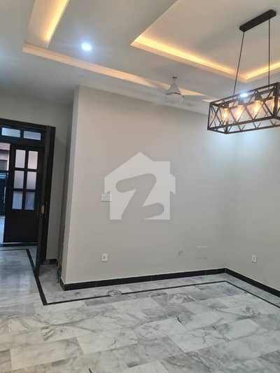 10 MARLA PORTION AVAILABLE FOR RENT ALL FACILITIES AVAILABLE