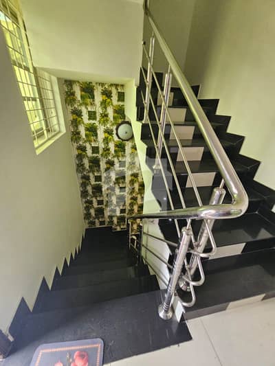 10 Marla Upper Portion For Rent In Bahria Town Lahore