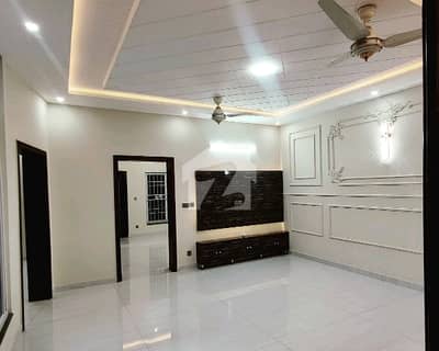 E-11 Out Class Location 1 Kanal Upper Portion For Rent