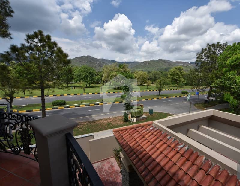 Margalla Road 2 Kanal Livable House is for SALE Margalla Road 2 Kanal Livable House is for SALE