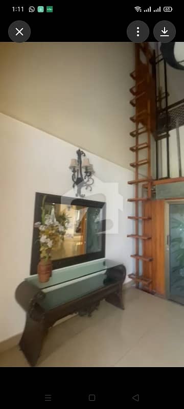 1000 YARDS BUNGALOW AVAILABLE FOR SALE