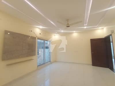 Beautiful Upper Portion Available For Rent In Lake City Meadows Sightly Used