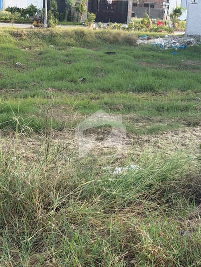 paragon city Lahore 1 Kanal plot for sale near park comm masjid school with gass mean road all due paid