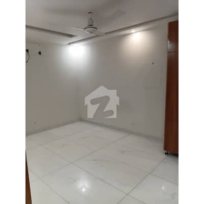 5 Marla Portion Avaialable For Rent In Ali Park