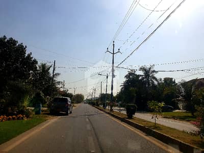 762 SQ YARD PLOT FOR SALE CHANCE DEAL